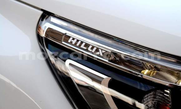 Comprar Usado Toyota Hilux Branco Carro em Maputo em Maputo Comprar Usado Toyota Hilux Branco Carro em Maputo em Maputo