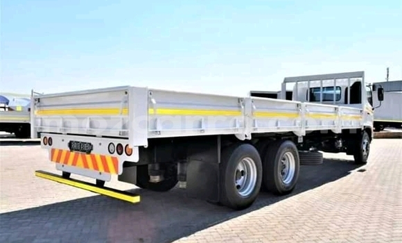 Buy Used Hino 300 Series White Truck in Boane in Maputo Buy Used Hino 300 Series White Truck in Boane in Maputo