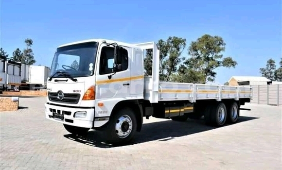 Buy Used Hino 300 Series White Truck in Boane in Maputo Buy Used Hino 300 Series White Truck in Boane in Maputo