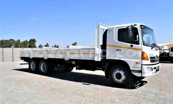 Buy Used Hino 300 Series White Truck in Boane in Maputo Buy Used Hino 300 Series White Truck in Boane in Maputo