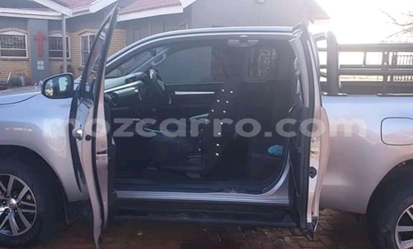 Buy Used Toyota Hilux Silver Car in Boane in Maputo Buy Used Toyota Hilux Silver Car in Boane in Maputo