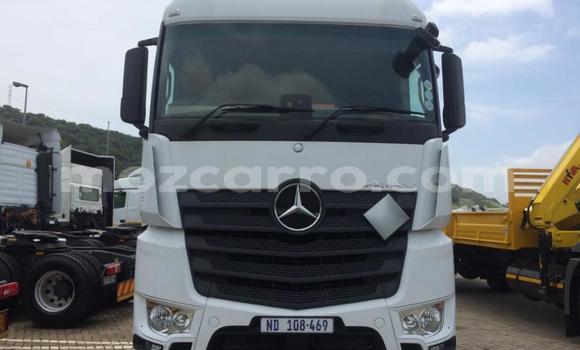 Medium with watermark mercedes benz truck nampula mocambique 8310