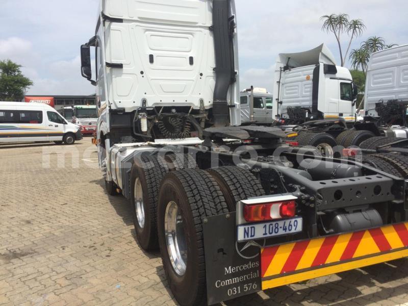 Big with watermark mercedes benz truck nampula mocambique 8310