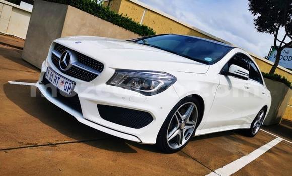 Comprar Usado Mercedes‒Benz C-Class Branco Carro em Mutarara em Tete Comprar Usado Mercedes‒Benz C-Class Branco Carro em Mutarara em Tete