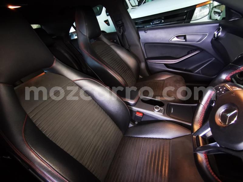 Big with watermark mercedes benz c class tete mutarara 8313