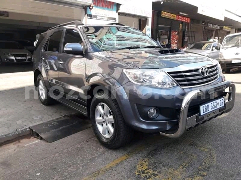 Big with watermark toyota fortuner nampula mocambique 8315