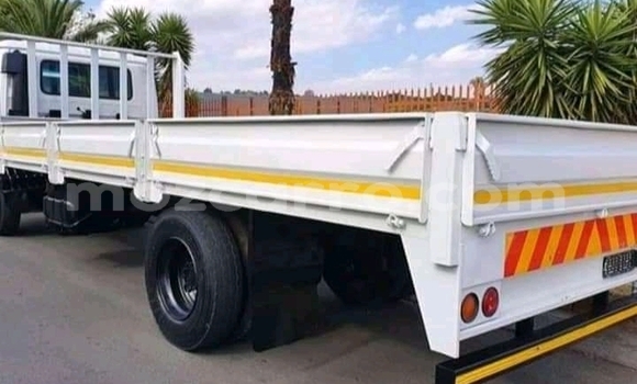 Buy Used Nissan UD White Truck in Beira in Sofala Buy Used Nissan UD White Truck in Beira in Sofala