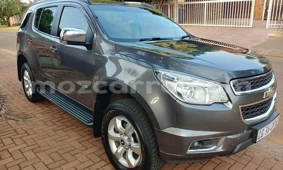 Comprar Usado Chevrolet TrailBlazer Prata Carro em Chemba em Sofala
