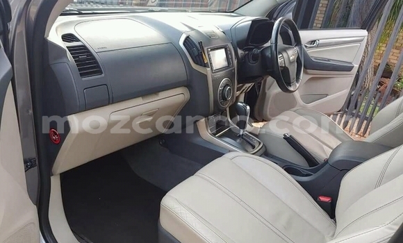 Nunua Ilio tumika Chevrolet TrailBlazer Fedha Gari ndani ya Chemba nchini Sofala Nunua Ilio tumika Chevrolet TrailBlazer Fedha Gari ndani ya Chemba nchini Sofala