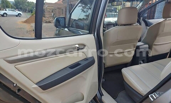 Nunua Ilio tumika Chevrolet TrailBlazer Fedha Gari ndani ya Chemba nchini Sofala Nunua Ilio tumika Chevrolet TrailBlazer Fedha Gari ndani ya Chemba nchini Sofala