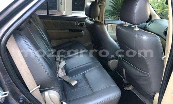 Nunua Ilio tumika Toyota Fortuner Nyeusi Gari ndani ya Chemba nchini Sofala Nunua Ilio tumika Toyota Fortuner Nyeusi Gari ndani ya Chemba nchini Sofala