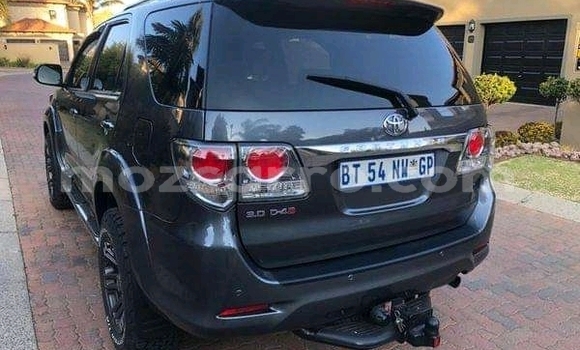 Nunua Ilio tumika Toyota Fortuner Nyeusi Gari ndani ya Chemba nchini Sofala Nunua Ilio tumika Toyota Fortuner Nyeusi Gari ndani ya Chemba nchini Sofala