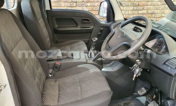 Nunua Ilio tumika TATA Estate Nyeupe Gari ndani ya Beira nchini Sofala Nunua Ilio tumika TATA Estate Nyeupe Gari ndani ya Beira nchini Sofala