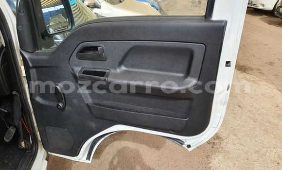 Nunua Ilio tumika TATA Estate Nyeupe Gari ndani ya Beira nchini Sofala Nunua Ilio tumika TATA Estate Nyeupe Gari ndani ya Beira nchini Sofala