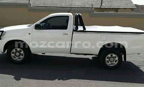 Tenga Tsaru Toyota Hilux Chena Mota in Chemba in Sofala Tenga Tsaru Toyota Hilux Chena Mota in Chemba in Sofala