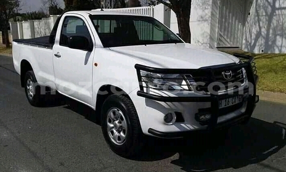 Tenga Tsaru Toyota Hilux Chena Mota in Chemba in Sofala Tenga Tsaru Toyota Hilux Chena Mota in Chemba in Sofala