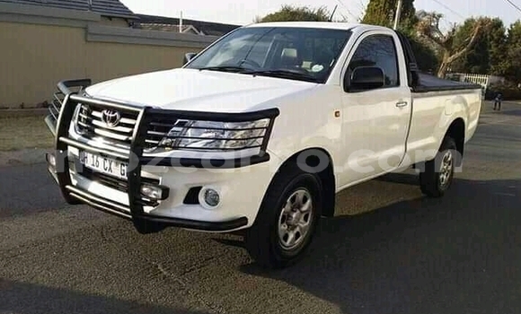 Tenga Tsaru Toyota Hilux Chena Mota in Chemba in Sofala Tenga Tsaru Toyota Hilux Chena Mota in Chemba in Sofala