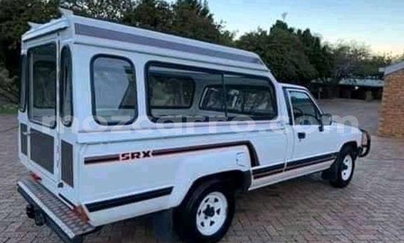 Tenga Tsaru Toyota Hilux Chena Mota in Chemba in Sofala Tenga Tsaru Toyota Hilux Chena Mota in Chemba in Sofala