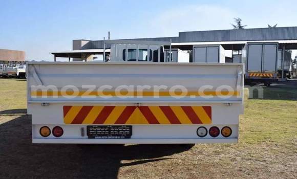 Buy Used Hino 300 Series White Truck in Will change in Tete Buy Used Hino 300 Series White Truck in Will change in Tete