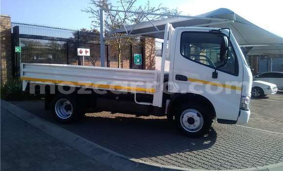 Buy Used Toyota Dyna White Truck in Will change in Tete Buy Used Toyota Dyna White Truck in Will change in Tete