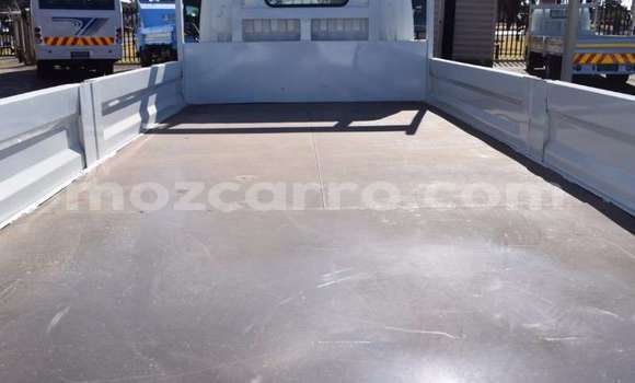 Buy Used Toyota Dyna White Truck in Will change in Tete Buy Used Toyota Dyna White Truck in Will change in Tete