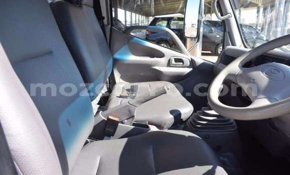 Buy Used Toyota Dyna White Truck in Will change in Tete Buy Used Toyota Dyna White Truck in Will change in Tete