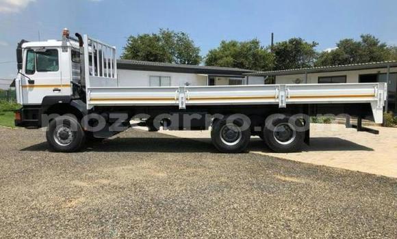 Buy Used Man Silent White Truck in Will change in Tete Buy Used Man Silent White Truck in Will change in Tete