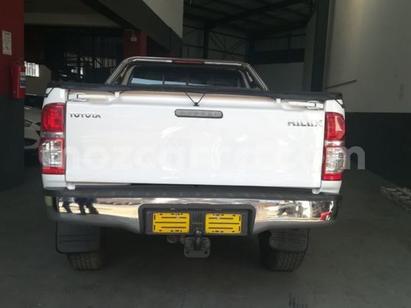 Big with watermark toyota hilux sofala beira 8336