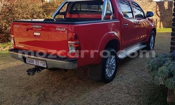 Comprar Usado Toyota Hilux Vermelho Carro em Beira em Sofala Comprar Usado Toyota Hilux Vermelho Carro em Beira em Sofala