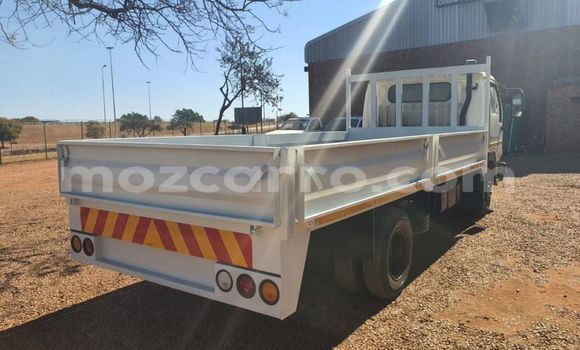 Buy Used Nissan UD White Truck in Beira in Sofala Buy Used Nissan UD White Truck in Beira in Sofala