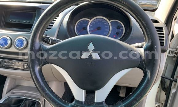 Nunua Ilio tumika Mitsubishi Triton Nyeupe Gari ndani ya Balama nchini Cabo Delgado Nunua Ilio tumika Mitsubishi Triton Nyeupe Gari ndani ya Balama nchini Cabo Delgado