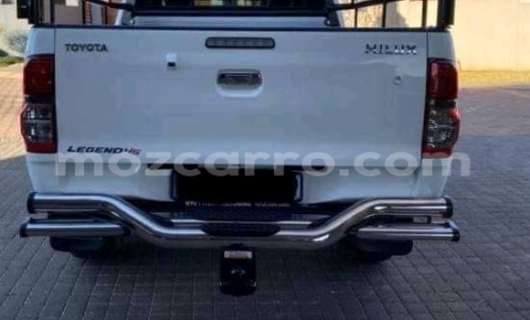 Comprar Usado Toyota Hilux Branco Carro em Chemba em Sofala Comprar Usado Toyota Hilux Branco Carro em Chemba em Sofala