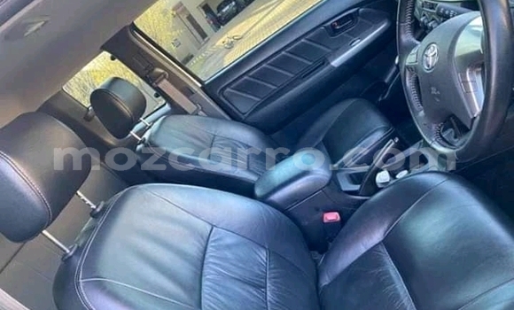 Comprar Usado Toyota Hilux Branco Carro em Chemba em Sofala Comprar Usado Toyota Hilux Branco Carro em Chemba em Sofala