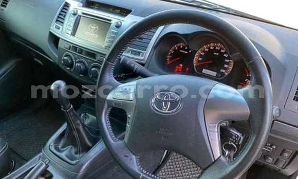 Comprar Usado Toyota Hilux Branco Carro em Chemba em Sofala Comprar Usado Toyota Hilux Branco Carro em Chemba em Sofala