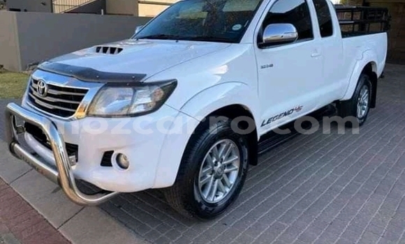 Comprar Usado Toyota Hilux Branco Carro em Chemba em Sofala Comprar Usado Toyota Hilux Branco Carro em Chemba em Sofala