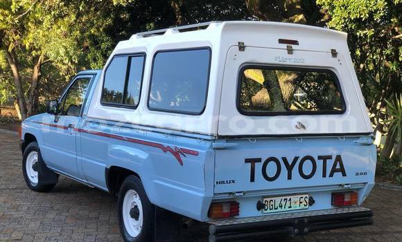 Comprar Usado Toyota Hilux Azul Carro em Mutarara em Tete Comprar Usado Toyota Hilux Azul Carro em Mutarara em Tete