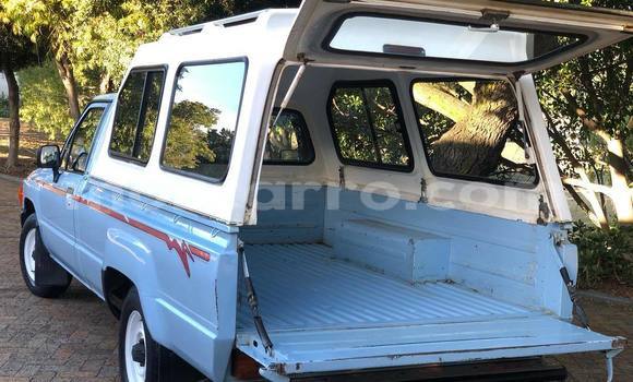 Comprar Usado Toyota Hilux Azul Carro em Mutarara em Tete Comprar Usado Toyota Hilux Azul Carro em Mutarara em Tete