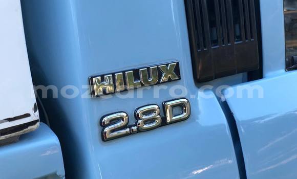 Comprar Usado Toyota Hilux Azul Carro em Mutarara em Tete Comprar Usado Toyota Hilux Azul Carro em Mutarara em Tete