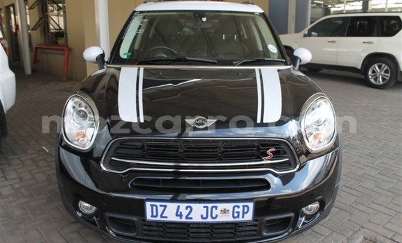 Comprar Usado MINI Countryman Preto Carro em Mutarara em Tete