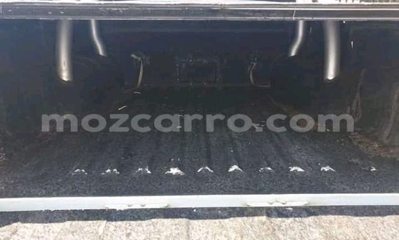 Nunua Ilio tumika Isuzu KB Nyeupe Gari ndani ya Beira nchini Sofala Nunua Ilio tumika Isuzu KB Nyeupe Gari ndani ya Beira nchini Sofala