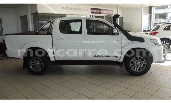 Comprar Usado Toyota Hilux Branco Carro em Mutarara em Tete Comprar Usado Toyota Hilux Branco Carro em Mutarara em Tete