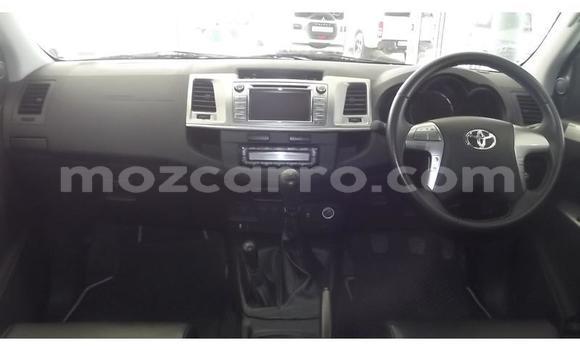 Comprar Usado Toyota Hilux Branco Carro em Mutarara em Tete Comprar Usado Toyota Hilux Branco Carro em Mutarara em Tete