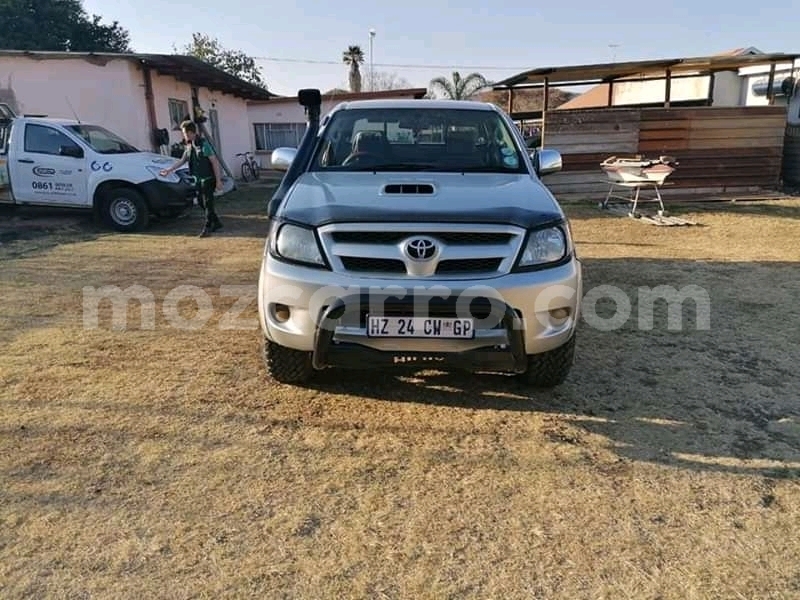 Big with watermark toyota hilux nampula mocambique 8357