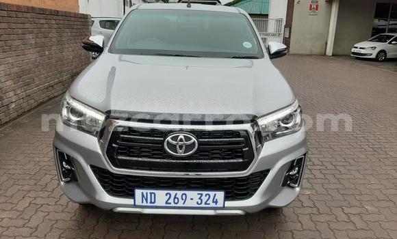 Comprar Usado Toyota Hilux Prata Carro em Mutarara em Tete Comprar Usado Toyota Hilux Prata Carro em Mutarara em Tete