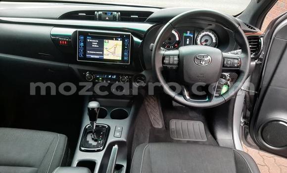 Comprar Usado Toyota Hilux Prata Carro em Mutarara em Tete Comprar Usado Toyota Hilux Prata Carro em Mutarara em Tete