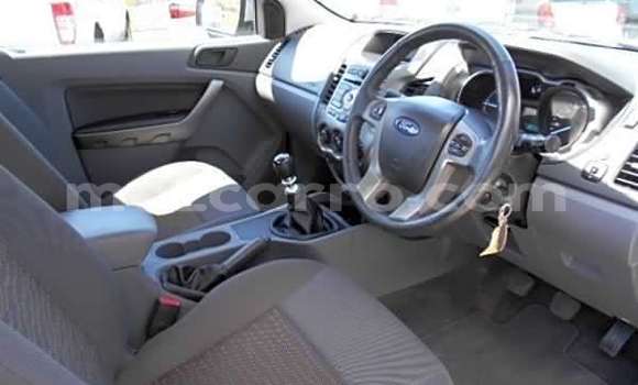 Comprar Usado Ford Ranger Azul Carro em Mutarara em Tete Comprar Usado Ford Ranger Azul Carro em Mutarara em Tete