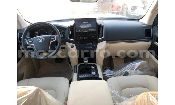 Tenga Imported Toyota Land Cruiser Nhema Mota in Import - Dubai in Cabo Delgado Tenga Imported Toyota Land Cruiser Nhema Mota in Import - Dubai in Cabo Delgado