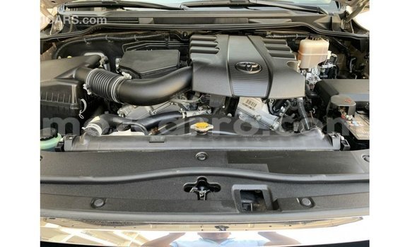 Tenga Imported Toyota Land Cruiser Zvimwe Mota in Import - Dubai in Cabo Delgado Tenga Imported Toyota Land Cruiser Zvimwe Mota in Import - Dubai in Cabo Delgado