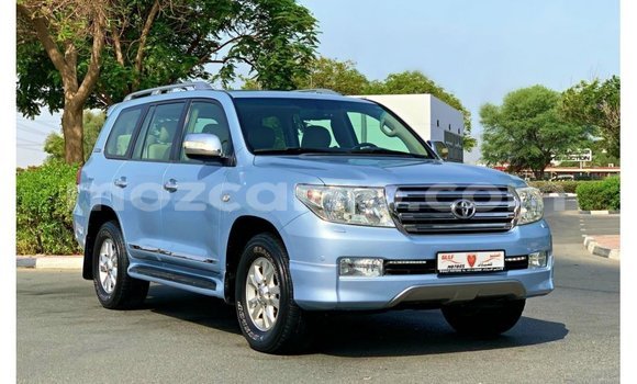 Comprar Importar Toyota Land Cruiser Azul Carro em Import - Dubai em Cabo Delgado