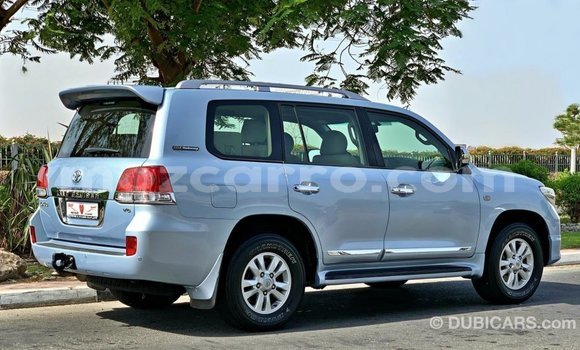 Tenga Imported Toyota Land Cruiser Bhuruu Mota in Import - Dubai in Cabo Delgado Tenga Imported Toyota Land Cruiser Bhuruu Mota in Import - Dubai in Cabo Delgado